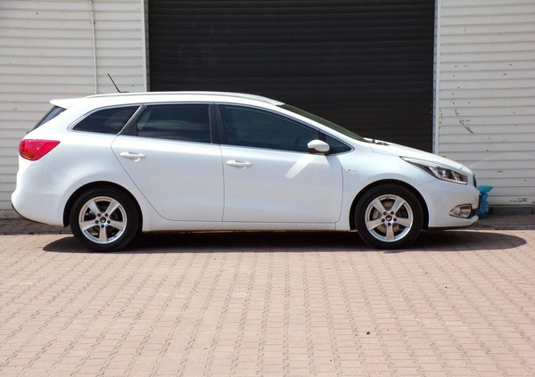 Kia Ceed cena 43900 przebieg: 173000, rok produkcji 2015 z Bełchatów małe 667